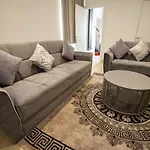 Entire 2 Bedroom Ground Floor Apartment Cardiff City Centre & Stadium
