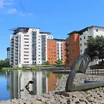 Lush Cardiff Bay Apartment With Secure Parking And Fast Wifi