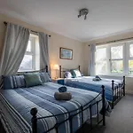 13 Victoria Road Apartment