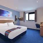 Travelodge Cardiff Llanedeyrn