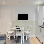 4 Person Modern Apartment Nr City Centre