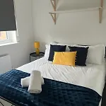 Village House St Mellons - Close To A48 And M4