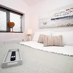 Coastal Penarth Dream! Close To Cardiff Superb Location Near Bars And Restaurants! Dog Friendly And Welcome Breakfast Pack!