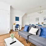 Stayright Homely 3 Bedroom House In Vibrant Whitchurch