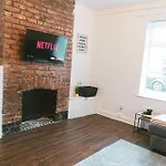 Mideyah Stays - 3 Bed Comfy House
