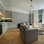 Superior Stay, Sophia Gardens, City Centre And Stadium Sleeps 4