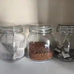 1 Bedroom Flat W/ 2 Beds