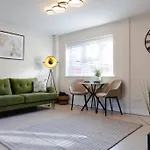 Stylish 1 Bed Apartment With Free Parking