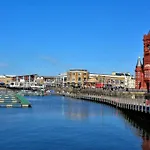1 Bed Apartment In Cardiff Bay -Dixie Buildings
