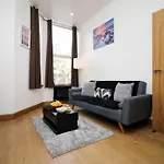 Perfectly Located City Centre Apartment, Free Parking, Cable Tv And Wi-Fi