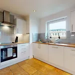 Stunning Cardiff City Apartment! Sleeps 8
