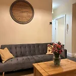 Cardiff/Pernath Home2
