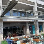 Amber Vista 2 Bedroom Apartments- Supermarket, Coffee Shop, Restaurants & Parking Below