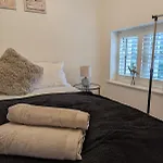 2-Bed Apartment Heart Of Cardiff