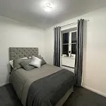 Cardiff Bay Apartment With Parking