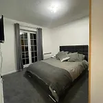 Cardiff Bay Apartment With Parking