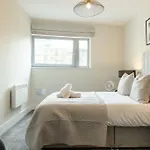 Elegant City Centre Apartment 2 Bedroom With Free Parking