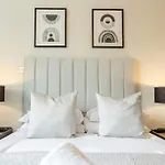 Elegant City Centre Apartment 2 Bedroom With Free Parking