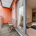 Private Room In Cardiff City Center