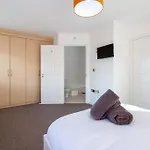 City Centre 4 Bed House Free Parking Walk To Town