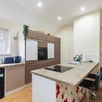 1 Bedroom Flat In Cardiff