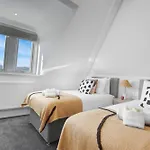 Stadium View Apartments #5 - Charming 2 Bed Flat With View