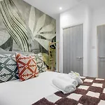 Stadium View Apartments #5 - Charming 2 Bed Flat With View