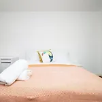 Cosy, Modern & Comfortable Studio