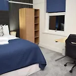 City Bliss Escape - Free Parking And Family-Sized Comfort