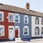 Comfy 3Bed House By Stirkmartin Stays Short Lets & Serviced Accommodation Cardiff With Free Parking & 8Mins To City Centre