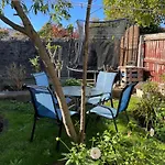 5 Bedroom House - 10 Beds - City Centre - Parking