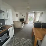 The Elms - Close To City Centre