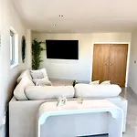 Cardiff Skyline Penthouse Apartment Free Parking Sleeps 8