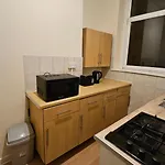 Entire 2 Bedroom Apartment City Centre & Stadium