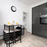 Royal Oak House By Ty Sa - 5 Bedroom House