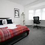 Royal Oak House By Ty Sa - 5 Bedroom House
