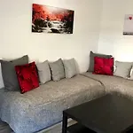 3 Fitzhamon Embankment Apartments Opposite Principality Stadium - Long Stay Offer
