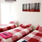 3 Fitzhamon Embankment Apartments Opposite Principality Stadium - Long Stay Offer