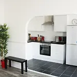 3 Fitzhamon Embankment Apartments Opposite Principality Stadium - Long Stay Offer