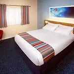 Travelodge Cardiff M4