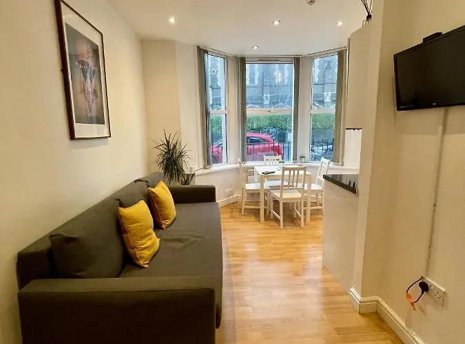 Bute Park Apartment W/ Heating + Private Bathroom