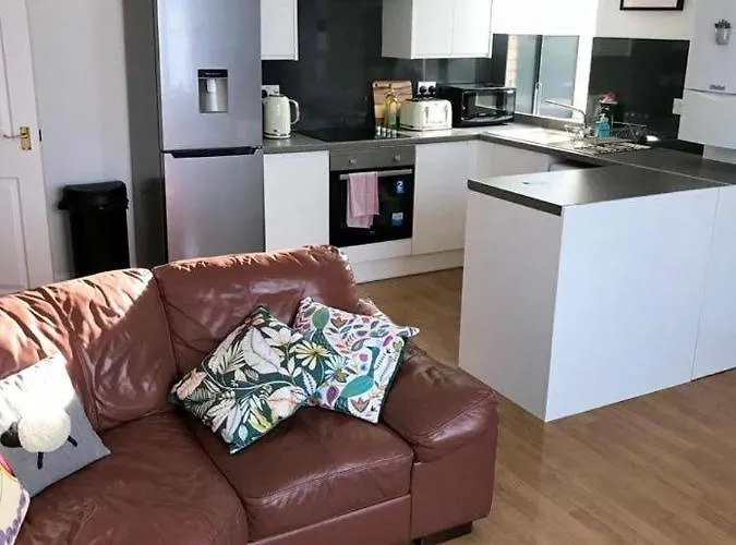 A Modern 2 Bedroom Apartment Close To The City Centre
