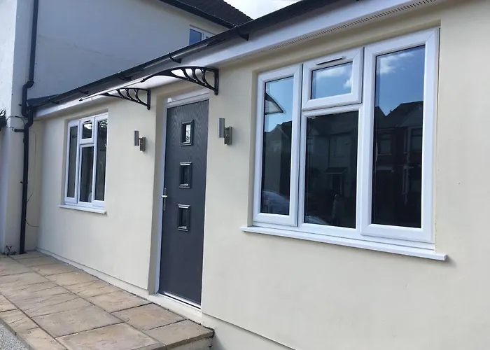 Beechfield House Modern Studio Self-Contained Unit With Free Wifi And Parking And Kitchen Area 4M From City Centre And Castle