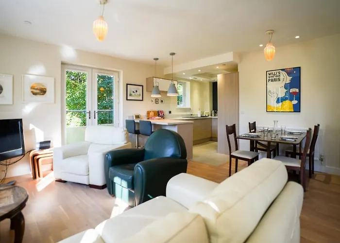 Royal Stuart Lane - Townhouse By The Bay With Parking