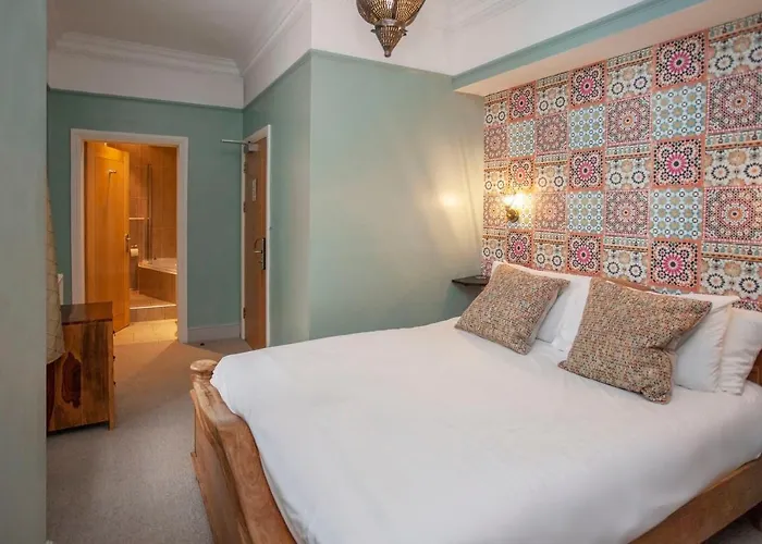 Higgihaus #5 Sleeps 14-16 Hens Stags Big Groups