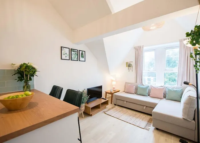 1 Bed Central Cardiff Loft Apartment Near Stadium