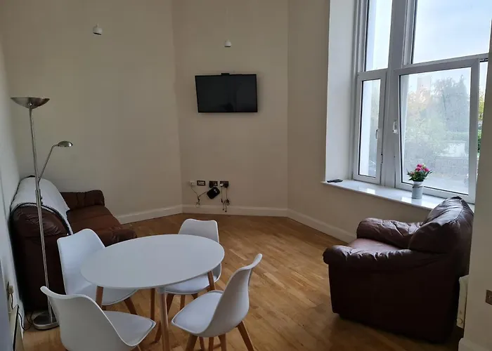 Luxury 2 Bedroom, And 2 Bathroom Apartment