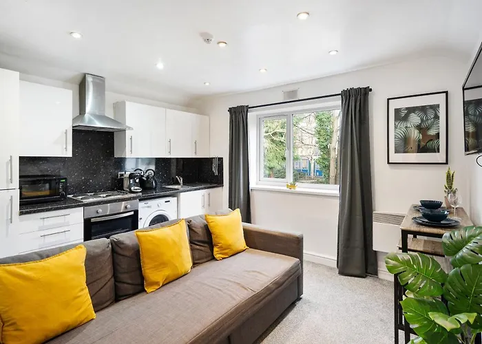 Apartment Nr City Centre & Park For Up To 6