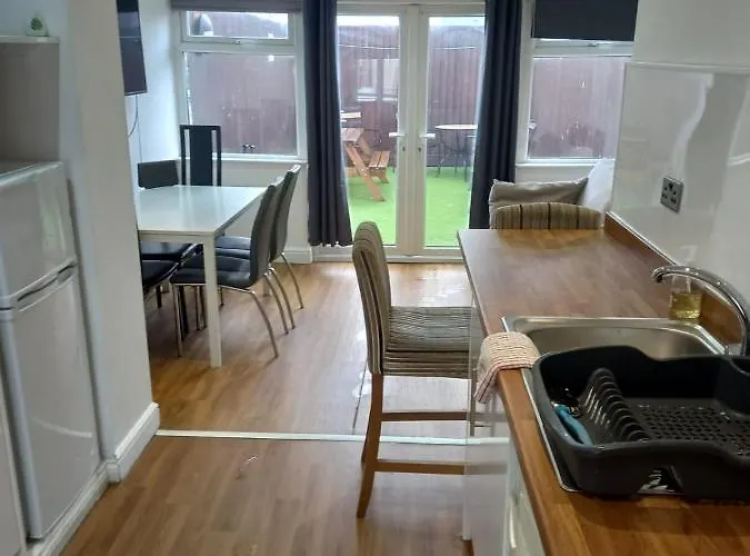 Modern Apartment With Roof Garden Close To City Centre
