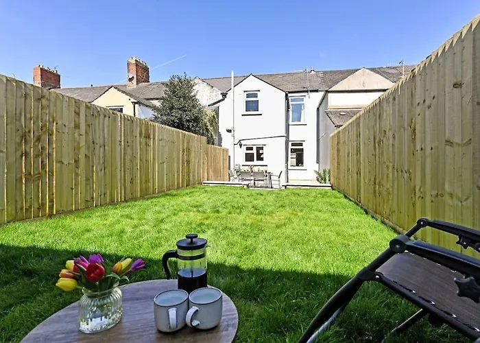 Luxury Central City Centre Townhouse With Garden